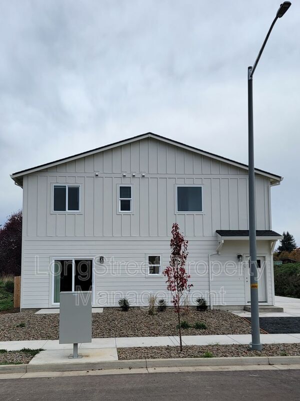 195 SE 28th Ave, Albany, OR 97322 Townhome Rentals in Albany OR