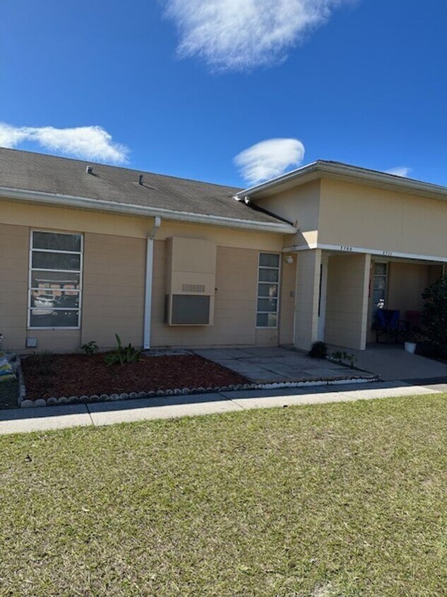 Primary Photo - 1 Bedroom 1 Bath Villa in Beautiful Lake W...