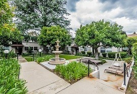 Foto principal - 606 W Foothill Blvd