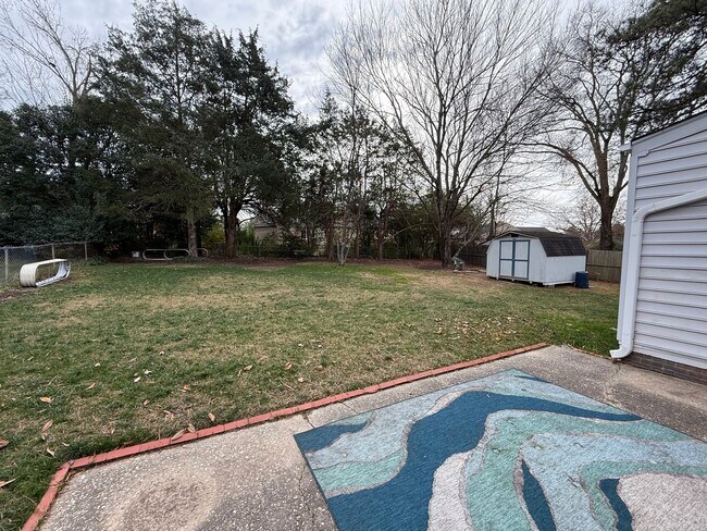 Foto del edificio - Three Bedroom Two Bath Home in Ridgeview/Parham & Ridge Area. Available in August!