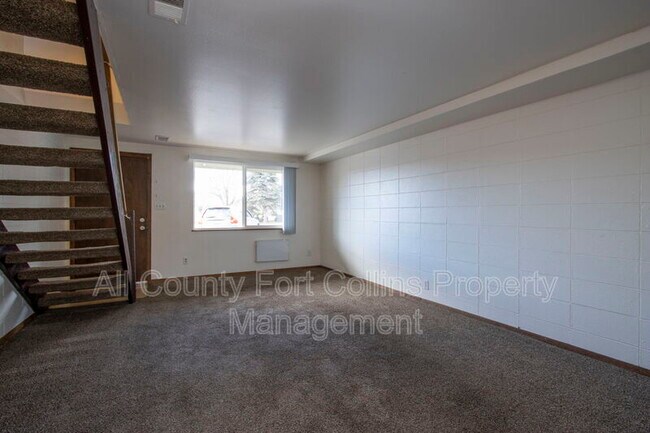 Building Photo - 1408 S Douty Ave