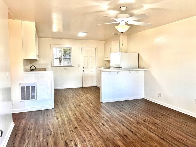 Building Photo - 4160 Oro Ln