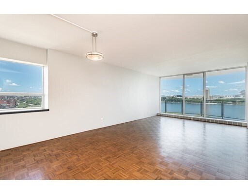 Foto principal - 330 Beacon St
