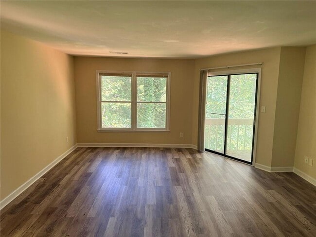 Building Photo - 1580 Oakpoint Dr SW