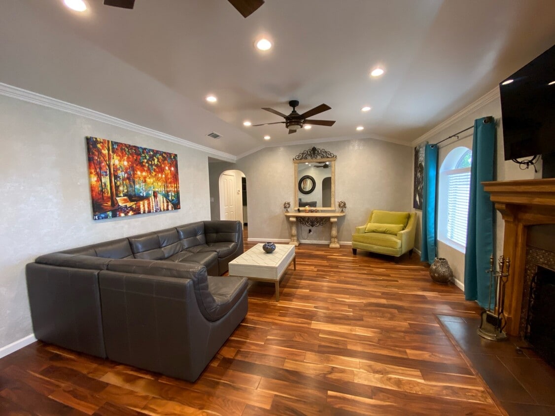 807 W Hermosa Dr, Artesia, NM 88210