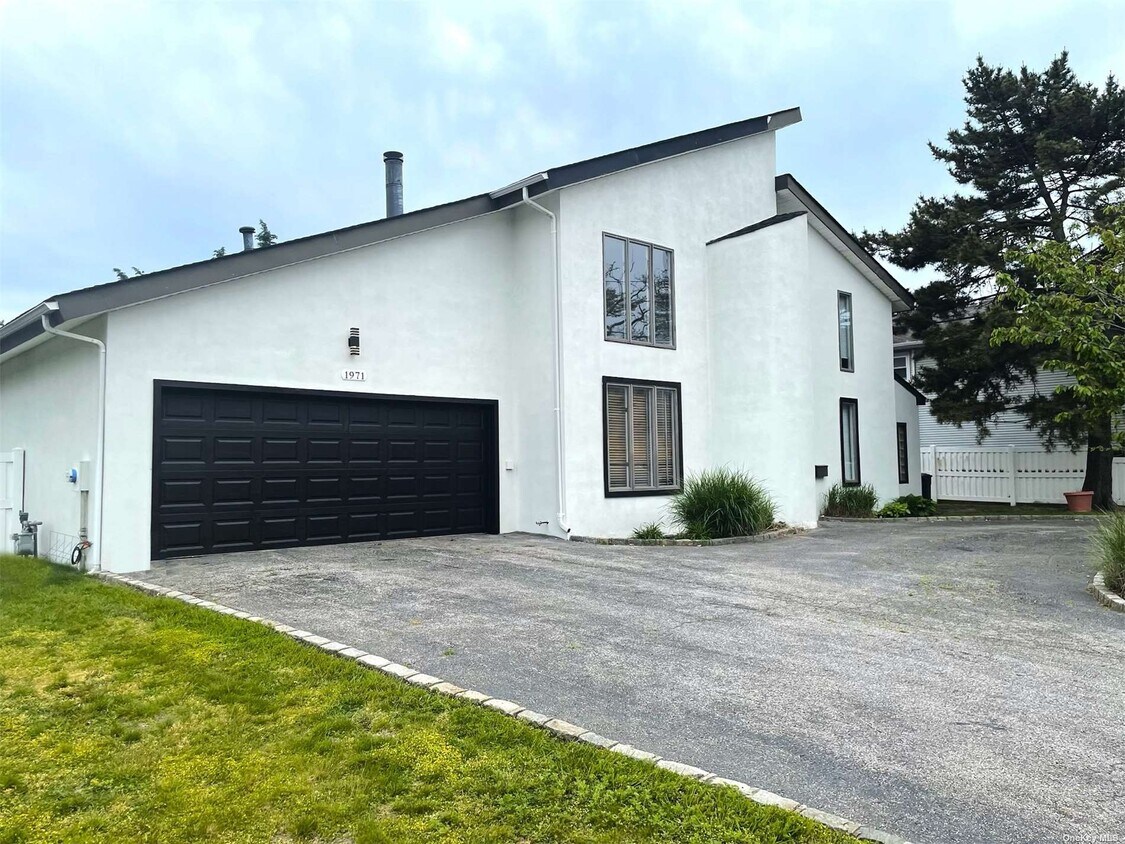 1971 Park St, Atlantic Beach, NY 11509 House Rental in Atlantic Beach