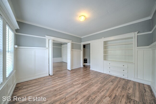 Building Photo - 482 40th St