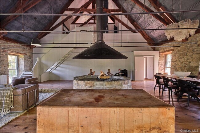 Foto del edificio - 1883 NY-213