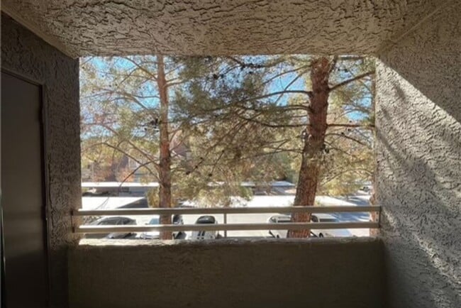 Building Photo - Cute 1-bedroom 1-bathroom