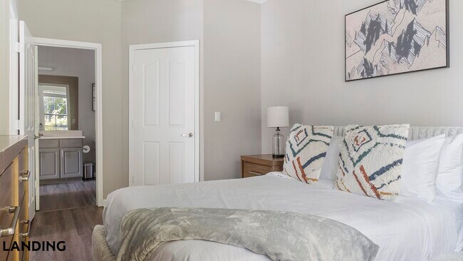 Foto del edificio - 100 Peyton Pl SW