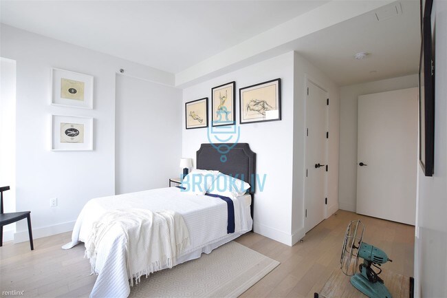 Building Photo - 1 br, 1 bath Apartment - 581 4th Ave 608