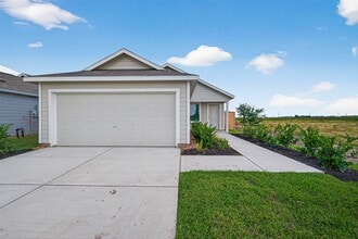 Building Photo - 5211 Esperanza