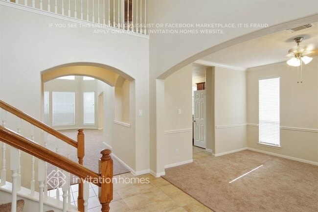 Building Photo - 8922 Sailing Dr