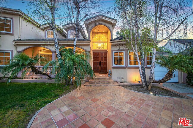 Foto del edificio - 4063 Benedict Canyon Dr