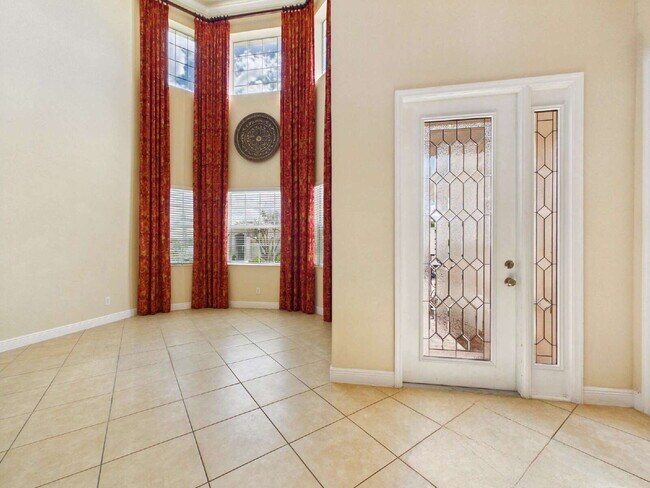 Foto del edificio - Luxury Lakefront Pool Home in Tesoro - Move-in Ready with Premium Inlcusions