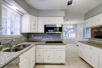 Building Photo - 12346 Huntington Venture Dr