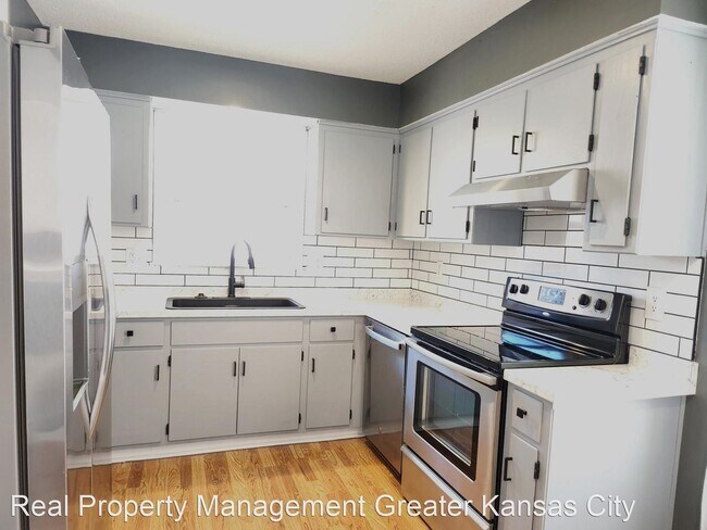 Building Photo - 4 br, 3 bath House - 1900 E. Sheridan Brid...