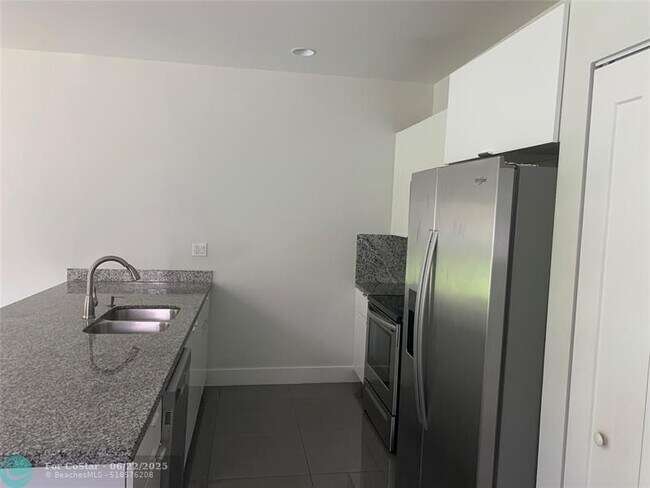 Foto del edificio - 5613-5615 Polk St