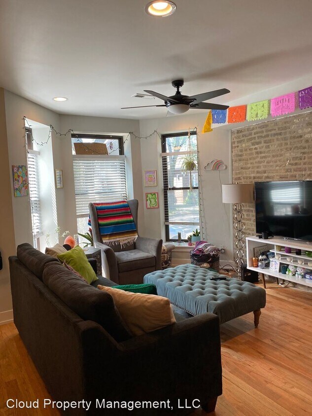Primary Photo - 2324 W Cullerton St