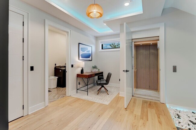 Foto del edificio - 2111 Cahal Ave