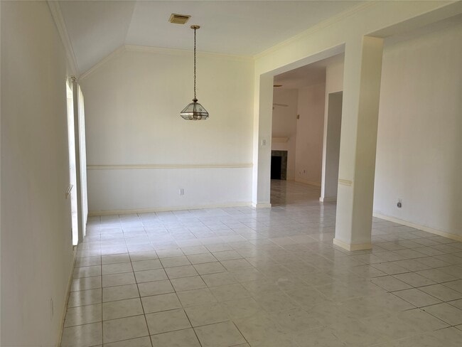 Foto del edificio - 15803 Mission Estates Ct