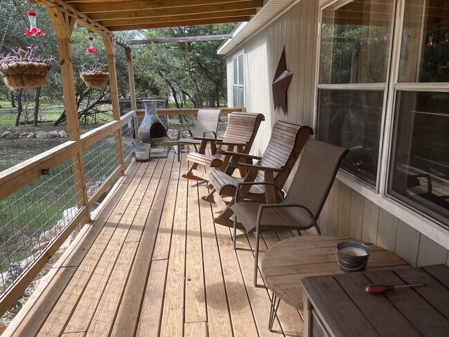 Foto del edificio - "Charming 3-Bed, 2-Bath Retreat on Purgato...