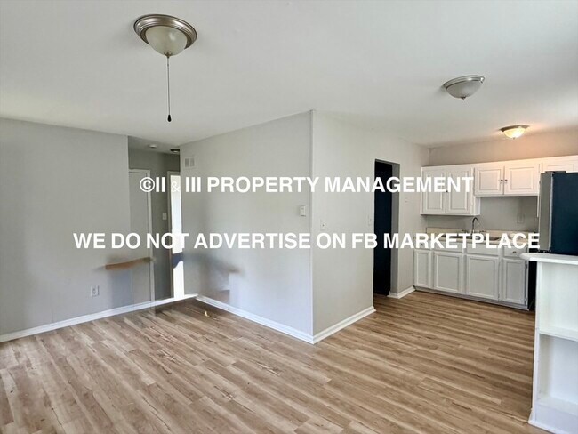 Foto del edificio - 4901 Woodend Ave