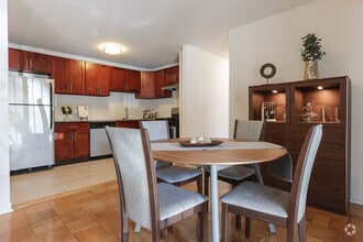 2BR, 1BA - 913 SF - Franklin Park At Greenbelt Station