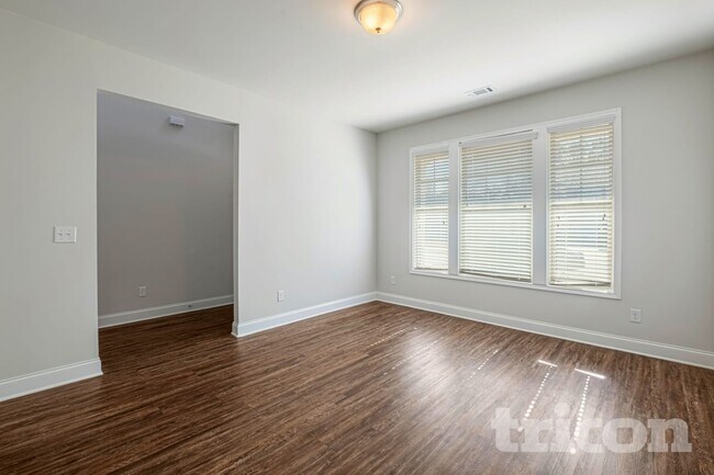 Foto del edificio - 4035 Evelyn View Ct