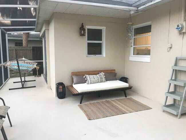 Building Photo - 1239 Vesper Dr