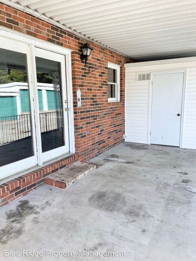 Building Photo - 3 br, 2.5 bath House - 6747 W Carters Vall...