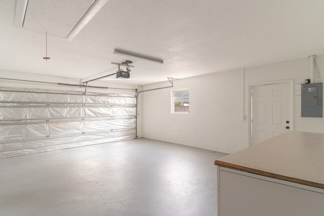 Building Photo - 124 Shelley Dr