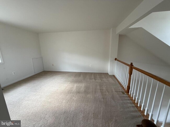 Building Photo - 28400 Pinehurst Cir