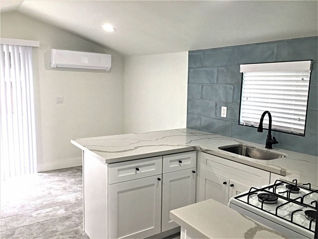 Building Photo - 1870 3RD ST LA VERNE 1 BED / 1 BATH