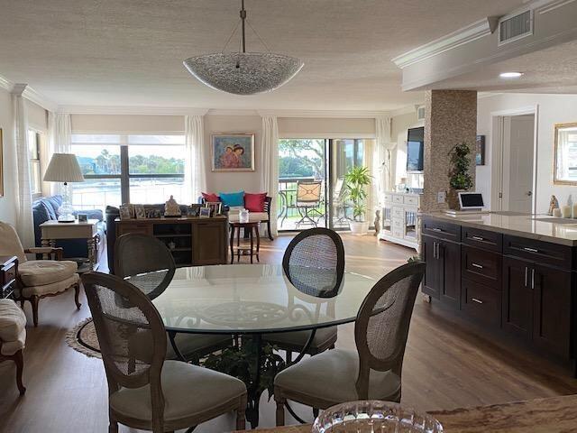 Foto del edificio - 364 Golfview Rd