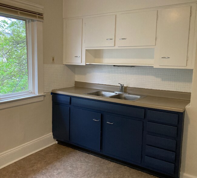 Foto del edificio - 2808 E 124th St