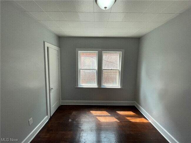Building Photo - 3529 W 100th St