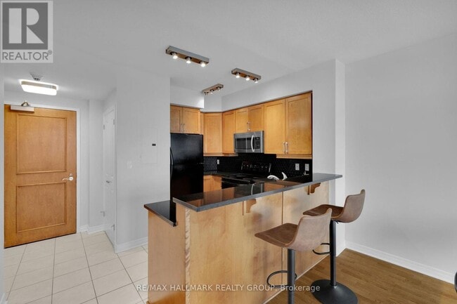 Photo du bâtiment - 570-1570 Laurier Ave W