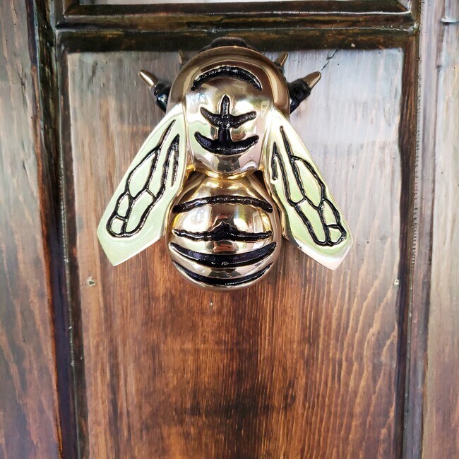 Llegue a casa y disfrute de la puerta principal de madera maciza de tres pulgadas de grosor. - 203 Richbarn