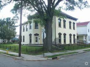 Building Photo - 228 James St