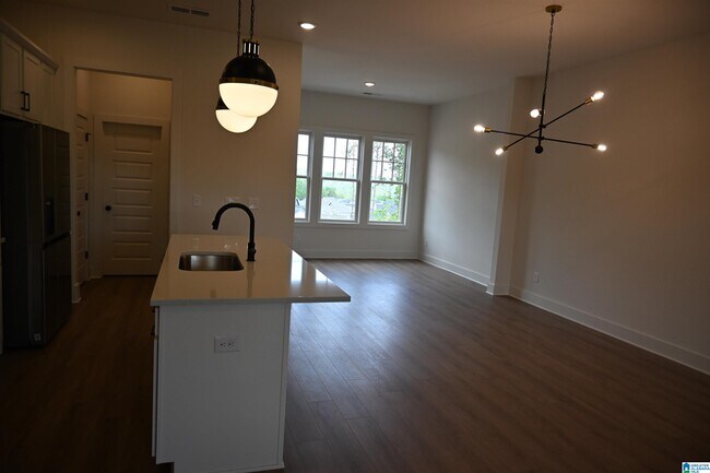Foto del edificio - 4582 Everlee Pkwy