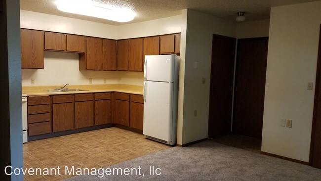 Building Photo - 1 br, 1 bath Apartment - 320 7th St.