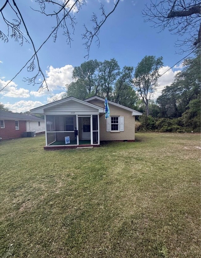 1007 N Virginia St