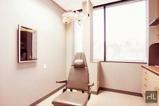 Foto del edificio - 0 bedroom in GREAT NECK NY 11021