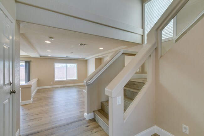 Building Photo - Charming 3-Bedroom Home on a Cul-de-Sac wi...