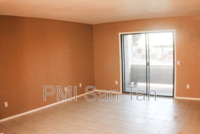 Foto del edificio - 2146 W Isabella Ave