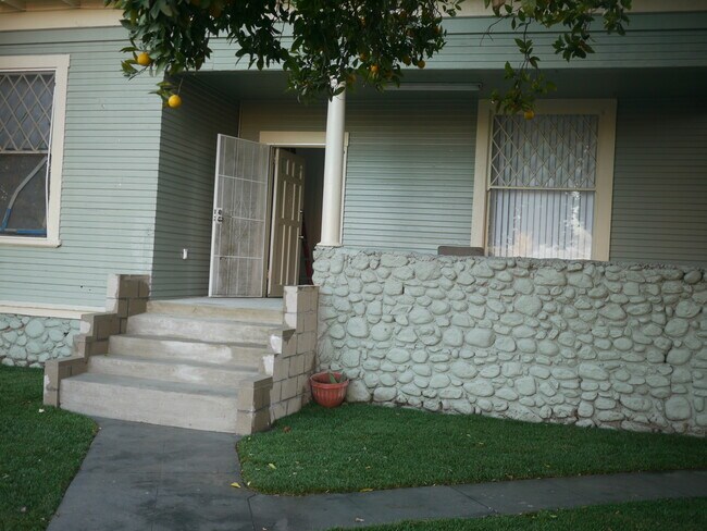 Building Photo - Charming 4-Bedroom, 2-Bathroom Single Fami...