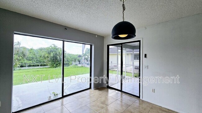 Foto del edificio - 17364 Sabrina Cir