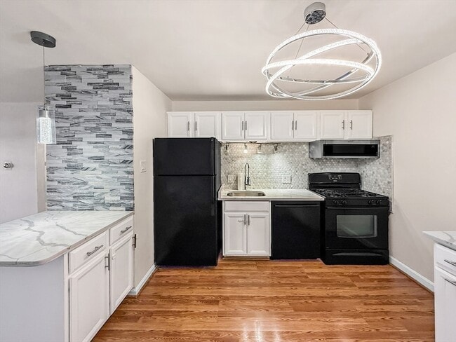 Photo - 6 Venice St Apartment