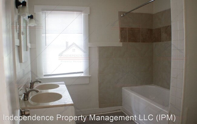 Building Photo - 3 br, 1.5 bath House - 2600 Wayne Ave